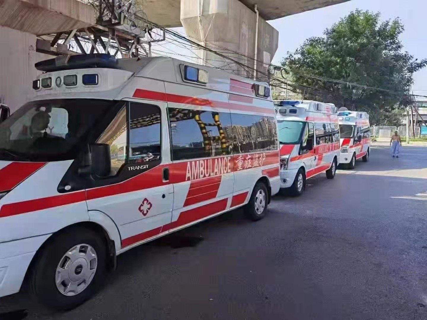 霍尔果斯市救护车出租